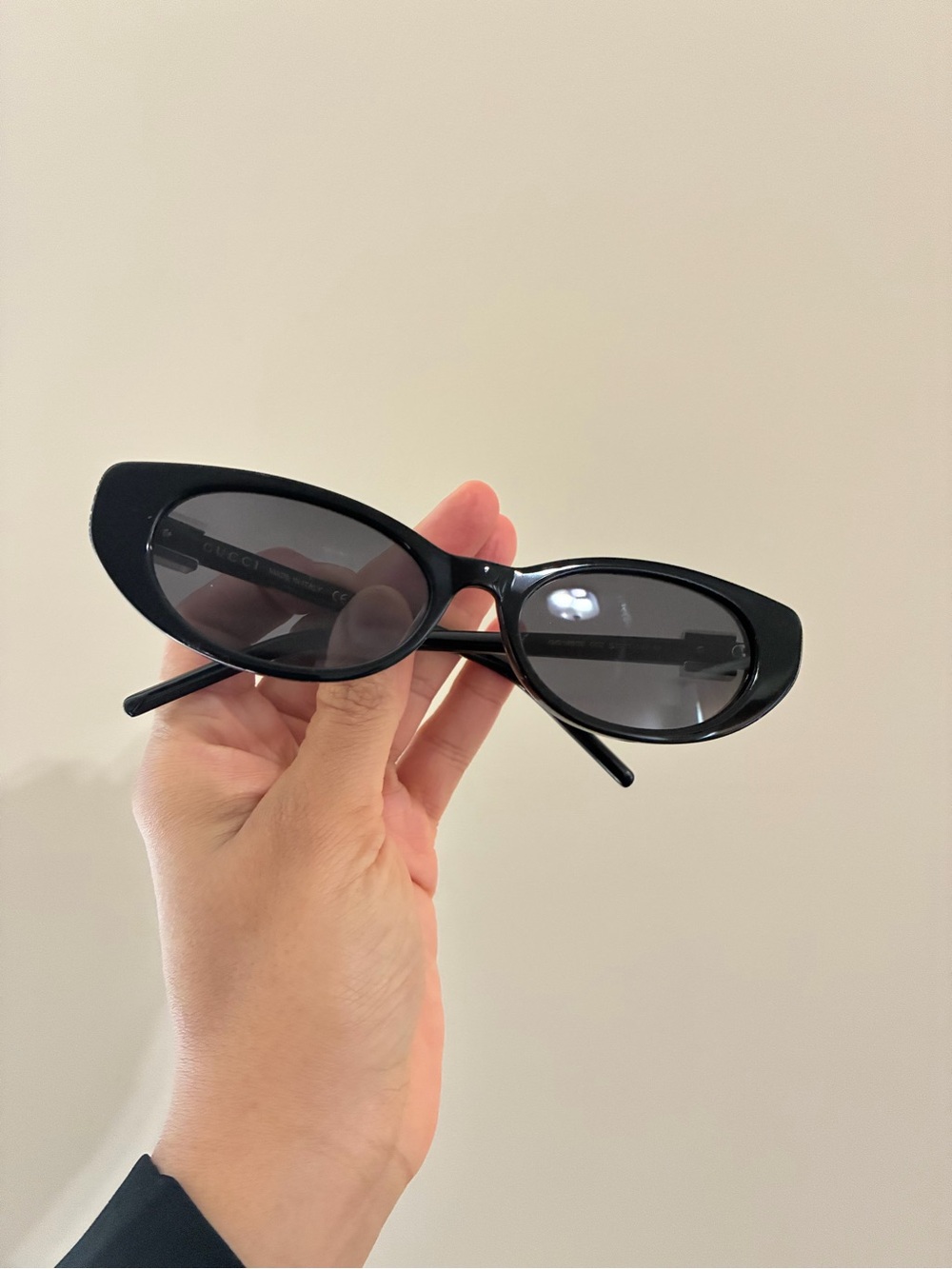 Black Cat-Eye Gucci Sunglasses - Women Accessories - Picture 2 of 9